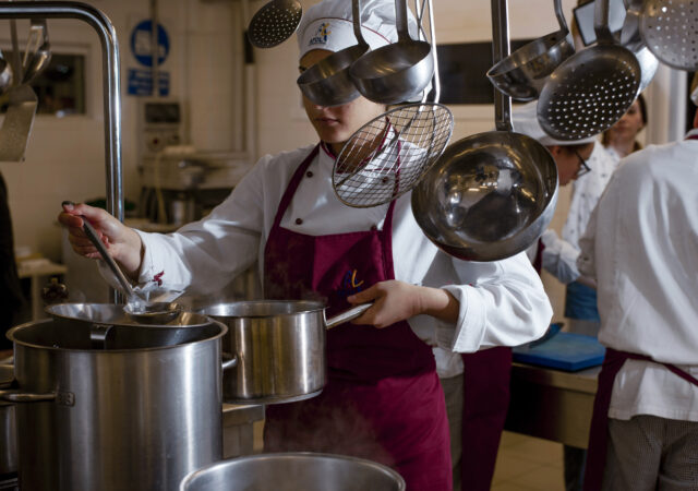 a lezione di food con la scuola Grandi di Sesto San Giovanni